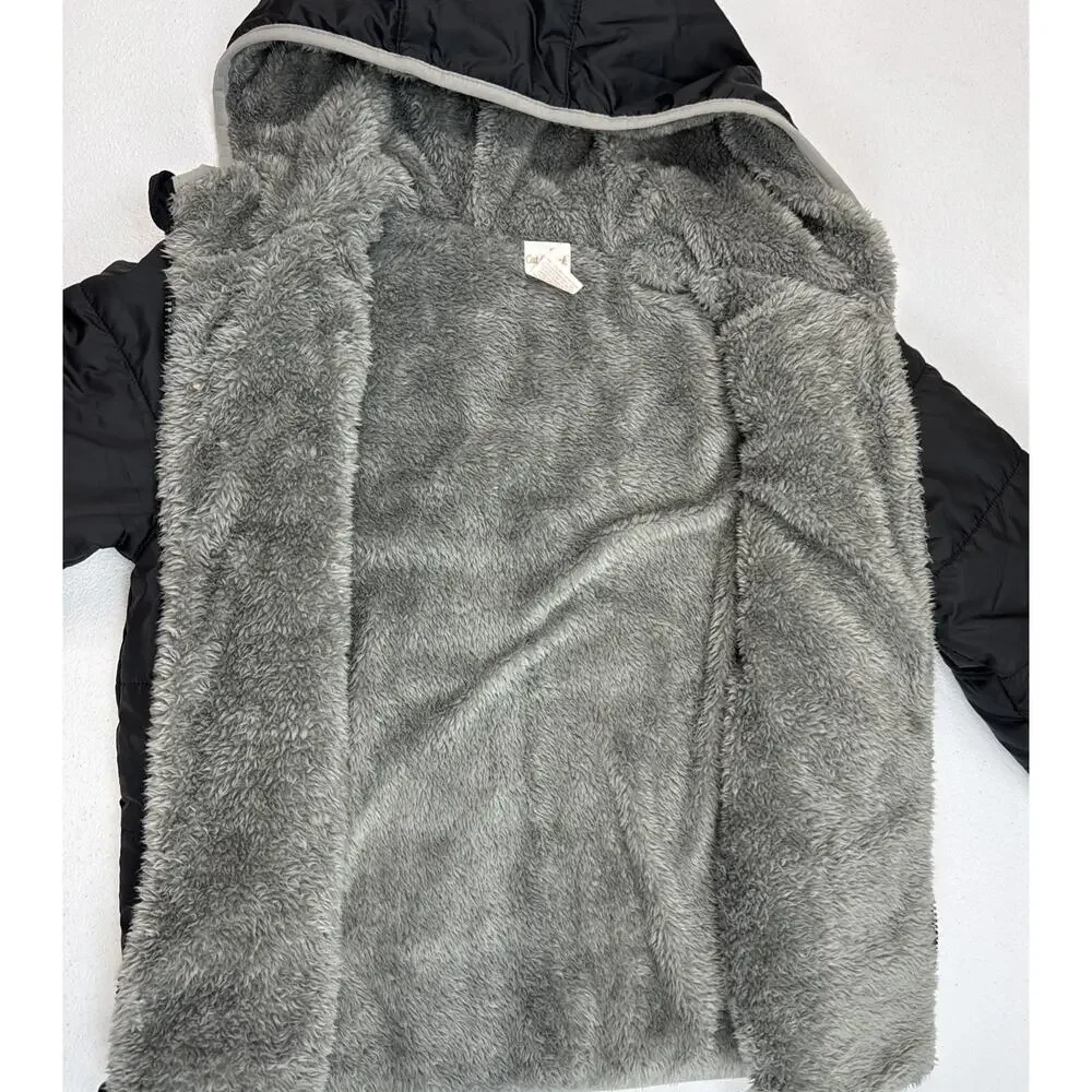 Cat & Jack Boys Black Quilted Puffer Jacket Hooded Fleece Lined Size S (6/7)